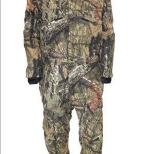 Wall camo insulated youth size 18 coverall
